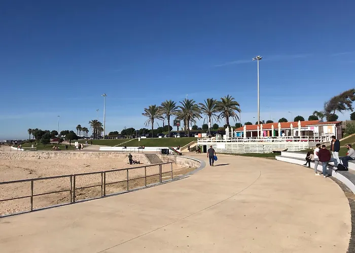 Cozy Carcavelos Beach-Nova Sbe
